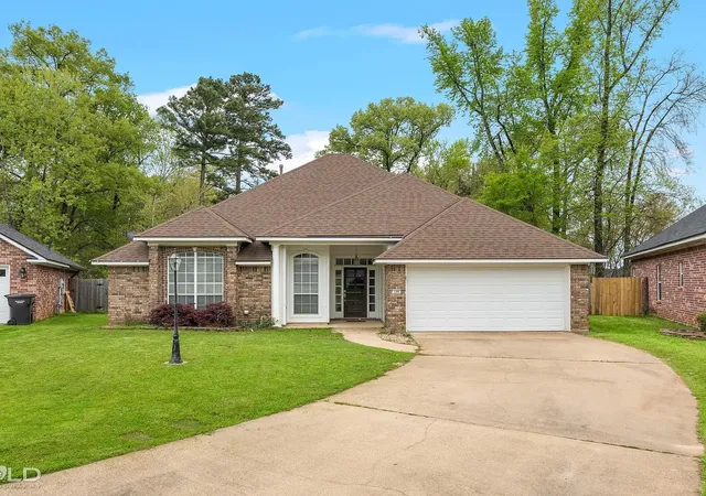 Photo 1 of Single family home for sale at 106 Olive St, Haughton, LA 71037 | MLS# 21394417 | Listing updated on 2026-10-09