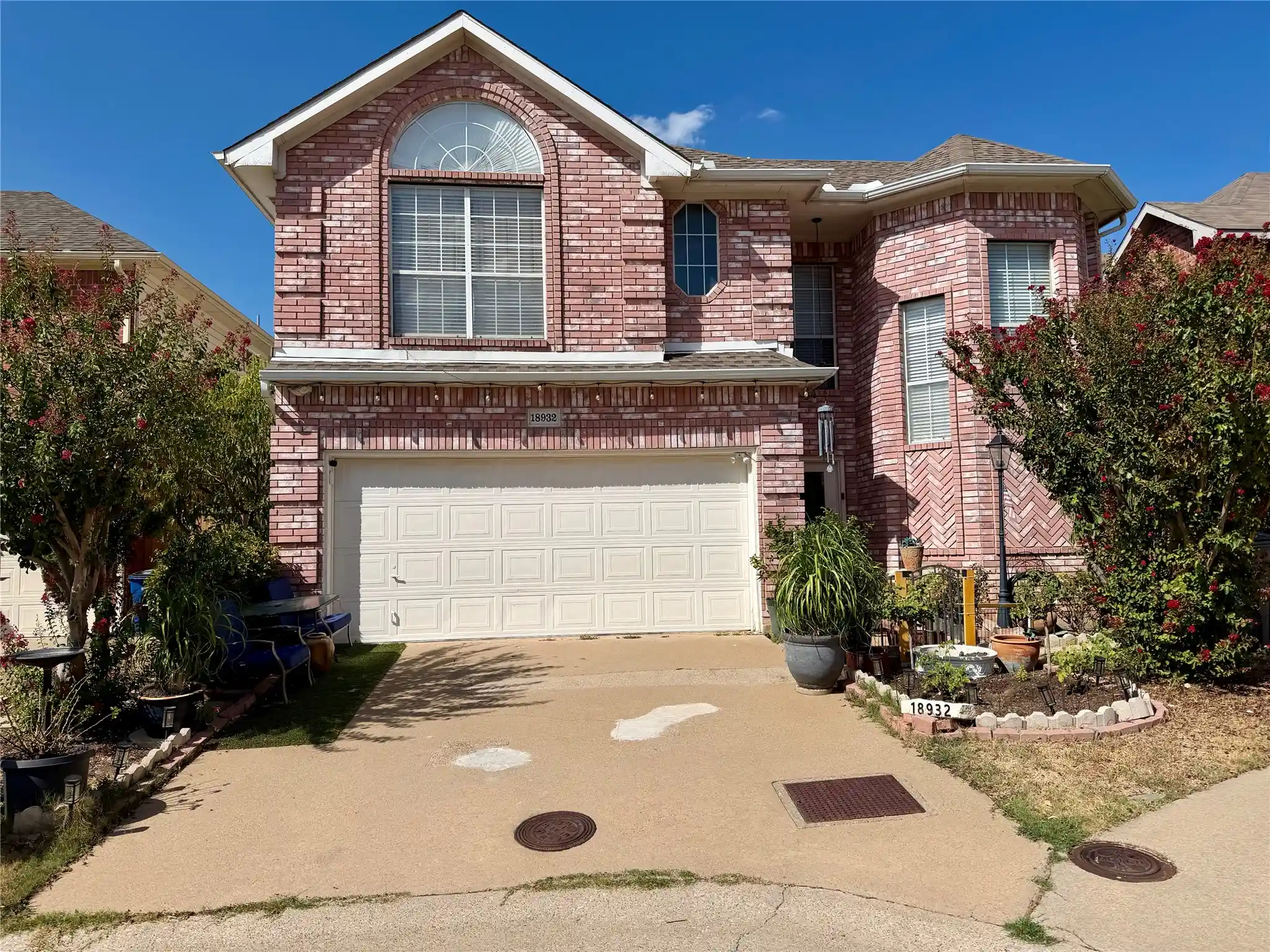 Single family home for sale at 18932 Ravenglen Ct, Dallas, TX 75287 | MLS# 21395412