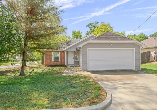 Photo 1 of Single family home for sale at 555 Foster, Canton, TX 75103 | MLS# 21395218 | Listing updated on 2026-09-30