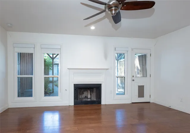 Photo 3 of Single family home for sale at 726 W Canty St, Dallas, TX 75208 | MLS# 21369761 | Listing updated on 2026-09-25