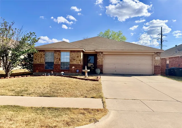 Photo 1 of Single family home for sale at 7028 Seton Hall Dr, Fort Worth, TX 76120 | MLS# 21385448 | Listing updated on 2026-10-05