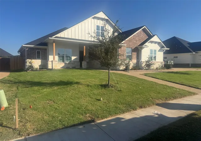 Photo 1 of Single family home for sale at 10209 Charmwood Dr, Woodway, TX 76712 | MLS# 21393466 | Listing updated on 2026-09-25