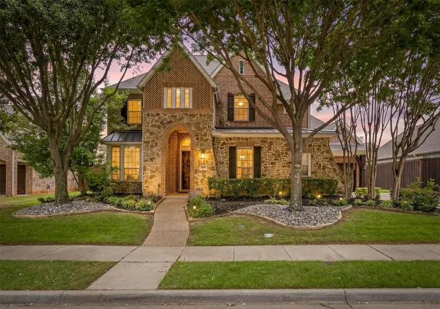 Photo 1 of Single family home for sale at 1005 High Hawk Trl, Euless, TX 76039 | MLS# 21395386 | Listing updated on 2026-10-10