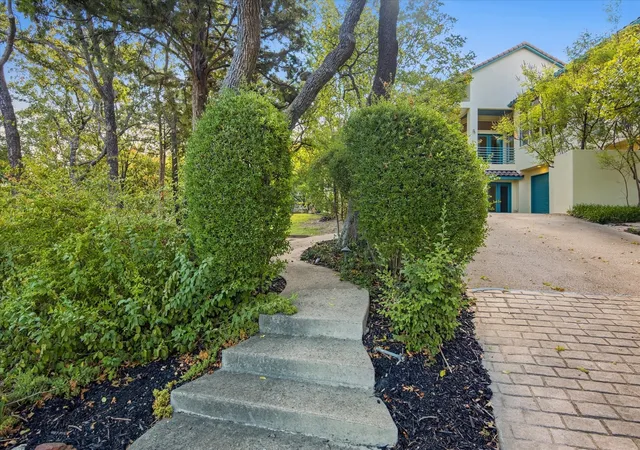 Photo 3 of Single family home for sale at 3606 Labrador, Grapevine, TX 76051 | MLS# 21386894 | Listing updated on 2026-09-25