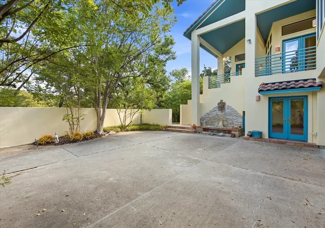 Photo 3 of Single family home for sale at 3606 Labrador, Grapevine, TX 76051 | MLS# 21386894 | Listing updated on 2026-09-25