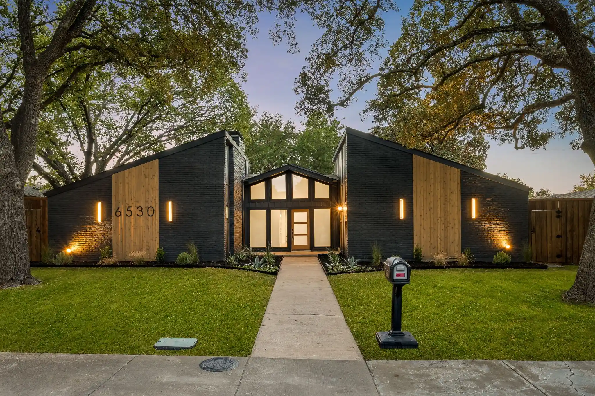 Photo 1 of Sale Pending at 6530 Southpoint Dr, Dallas, TX 75248 | MLS# 21394220 | Listing updated on 2026-10-15