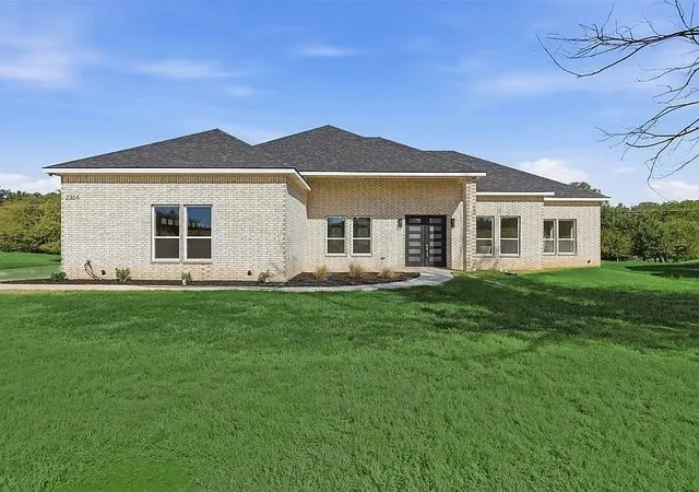 Photo 1 of Single family home for sale at 2304 Candlestick Dr, Granbury, TX 76049 | MLS# 21395251 | Listing updated on 2026-10-07