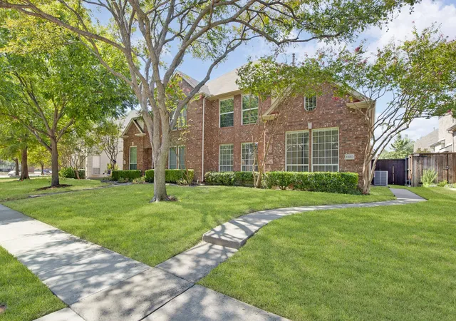 Photo 2 of Single family home for sale at 6883 Winston Dr, Frisco, TX 75035 | MLS# 21394967 | Listing updated on 2026-10-08