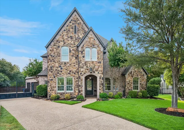 Photo 1 of Single family home for sale at 512 Clear Vista Dr, Roanoke, TX 76262 | MLS# 21385388 | Listing updated on 2026-10-02