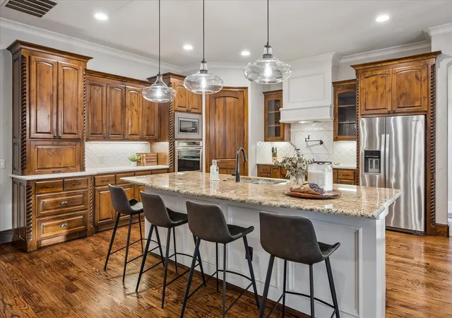Photo 4 of Single family home for sale at 512 Clear Vista Dr, Roanoke, TX 76262 | MLS# 21385388 | Listing updated on 2026-10-02