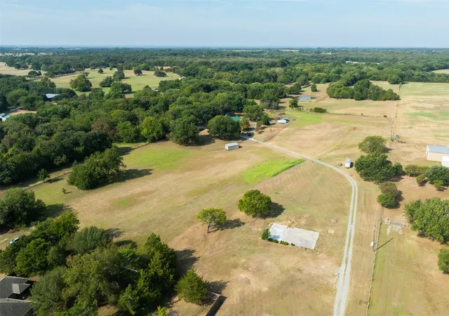 Photo 2 of Single family home for sale at 30120 N Highway 289, Pottsboro, TX 75076 | MLS# 21395379 | Listing updated on 2026-09-25