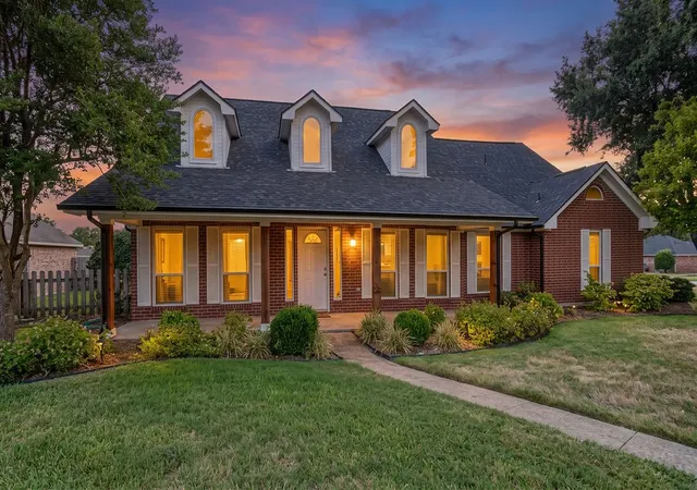Photo 1 of Single family home for sale at 102 Fairway Ln, Crandall, TX 75114 | MLS# 21391758 | Listing updated on 2026-10-05