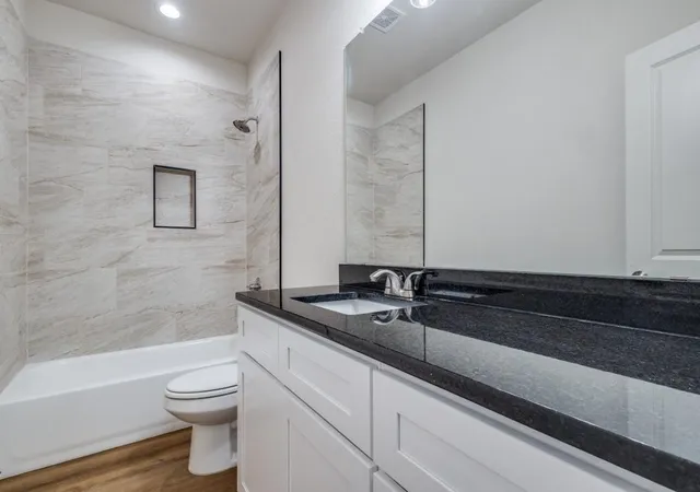 Photo 3 of Single family home for sale at 267 Jim Walter Dr, Runaway Bay, TX 76426 | MLS# 21395519 | Listing updated on 2026-09-25