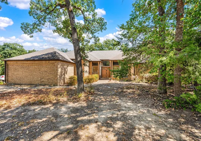 Single family home for sale at 1653 Creekside Dr, Southlake, TX 76092 | MLS# 21395506