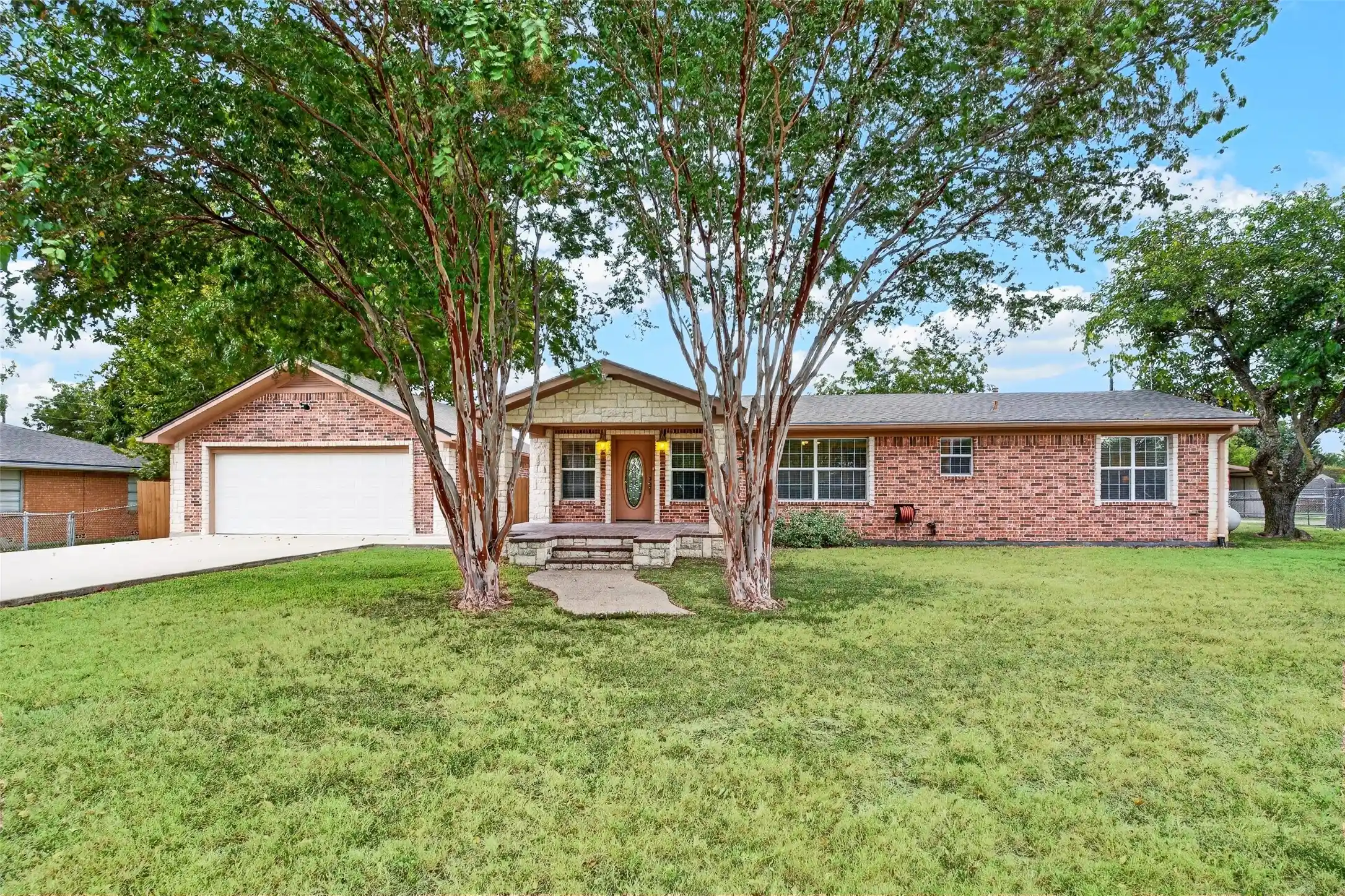 Photo 1 of Single family home for sale at 590 Bosque Ln, Mc Gregor, TX 76657 | MLS# 21394681 | Listing updated on 2026-10-17