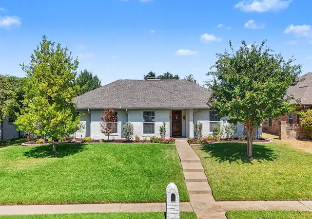 Photo 2 of Single family home for sale at 3625 Matterhorn Dr, Plano, TX 75075 | MLS# 21392022 | Listing updated on 2026-10-08