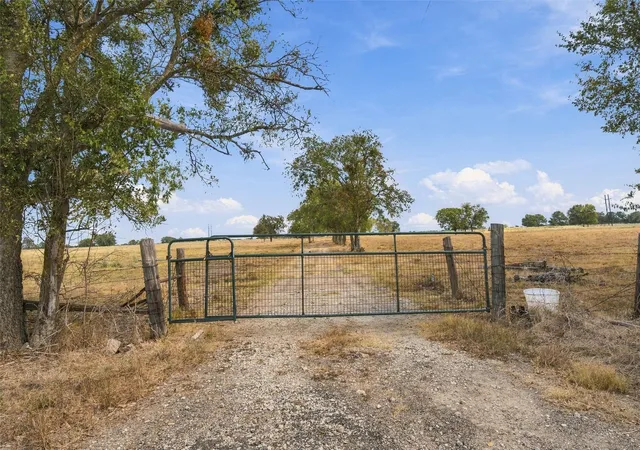 Photo 1 of Sale Pending at 176 Fm 147, Marlin, TX 76661 | MLS# 21395562 | Listing updated on 2026-09-29