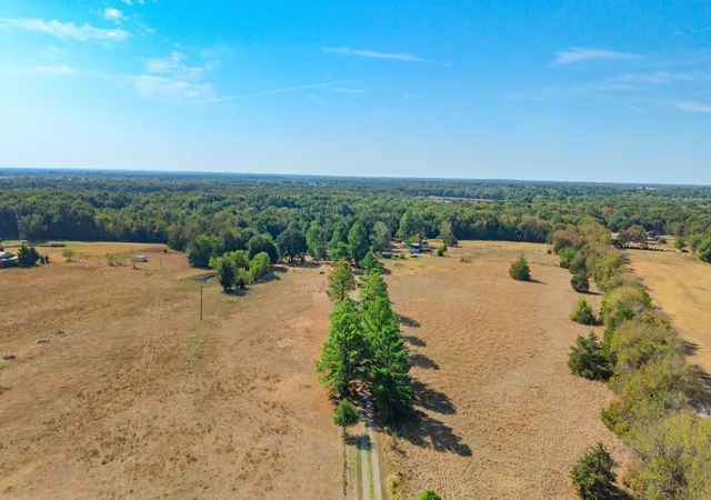 Photo 3 of Manufactured home for sale at 7161 County Rd 3223, Lone Oak, TX 75453 | MLS# 21395577 | Listing updated on 2026-09-25