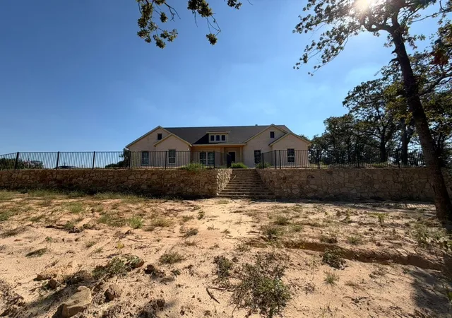 Photo 3 of Single family home for sale at 121 Oak Grv Way, Springtown, TX 76082 | MLS# 21395574 | Listing updated on 2026-10-08