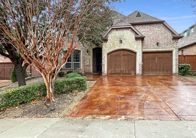 Photo 1 of Single family home for sale at 2101 S Hill Dr, Irving, TX 75038 | MLS# 21385578 | Listing updated on 2026-09-25