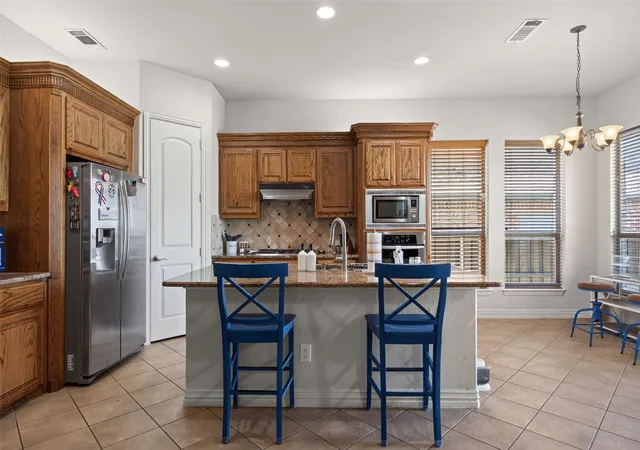 Photo 3 of Single family home for sale at 2101 S Hill Dr, Irving, TX 75038 | MLS# 21385578 | Listing updated on 2026-09-25