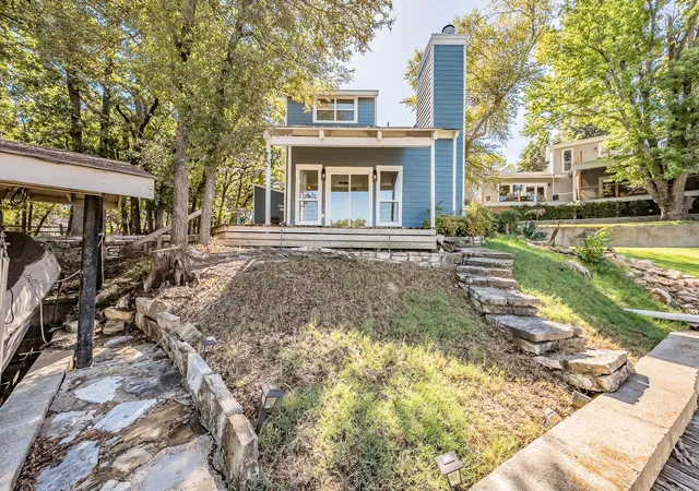 Photo 3 of Single family home for sale at 508 Harbor Dr S, Azle, TX 76020 | MLS# 21395603 | Listing updated on 2026-10-07