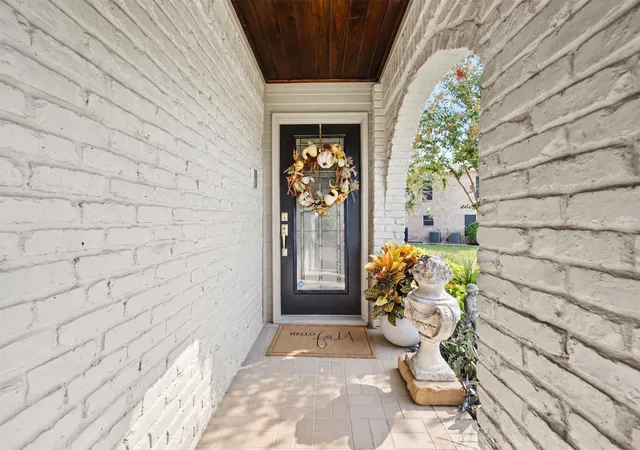 Photo 3 of Single family home for sale at 5713 Southern Cross Dr, Rockwall, TX 75032 | MLS# 21394112 | Listing updated on 2026-09-27