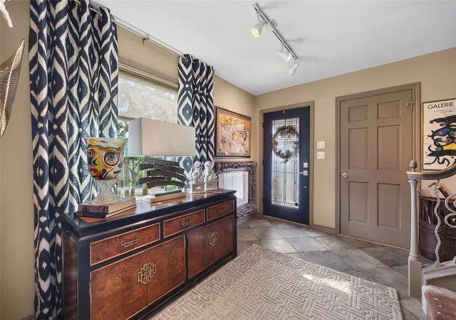 Photo 4 of Single family home for sale at 5713 Southern Cross Dr, Rockwall, TX 75032 | MLS# 21394112 | Listing updated on 2026-09-27