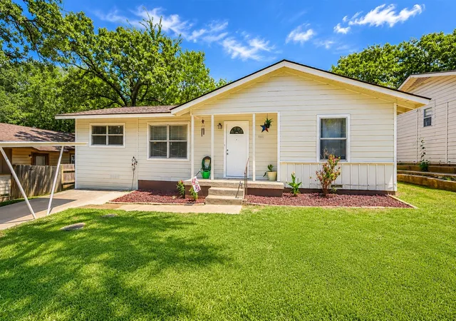 Photo 1 of Single family home for sale at 1111 Ridgewood Rd, Denison, TX 75020 | MLS# 21336999 | Listing updated on 2026-09-25