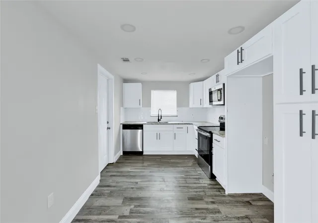 Photo 3 of Single family home for sale at 501 N Miller St, Decatur, TX 76234 | MLS# 21389761 | Listing updated on 2026-09-25
