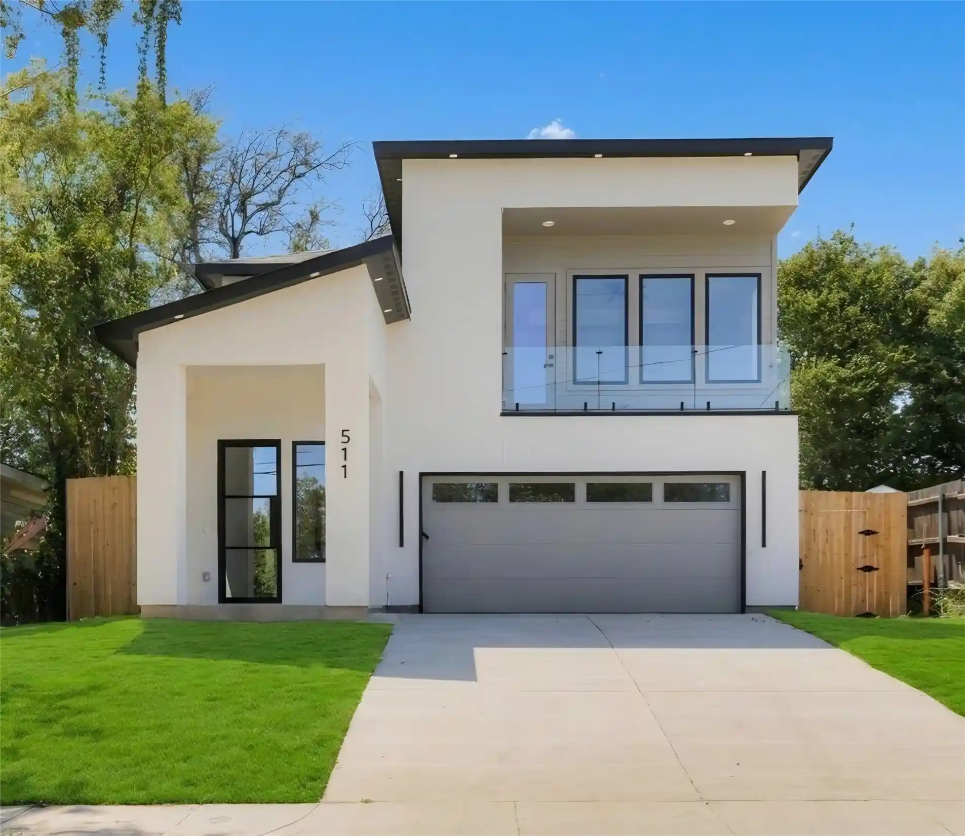 Single family home for sale at 511 Ave J, Dallas, TX 75203 | MLS# 21395425