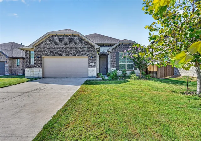 Single family home for sale at 2313 Sheppards Ln, Waxahachie, TX 75167 | MLS# 21395242