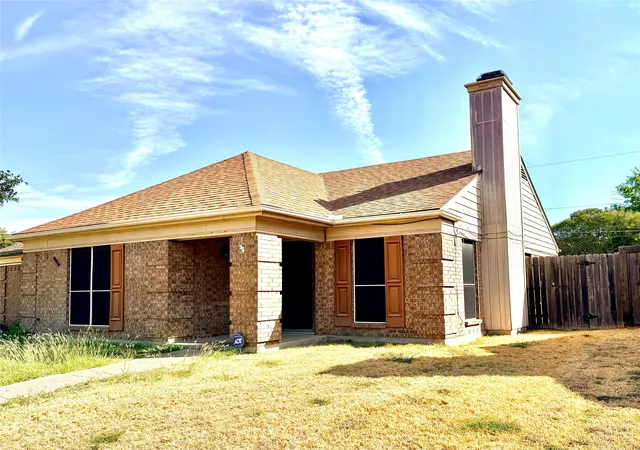Photo 1 of Single family home for sale at 923 Binbrook Dr, Mesquite, TX 75149 | MLS# 21391180 | Listing updated on 2026-10-04