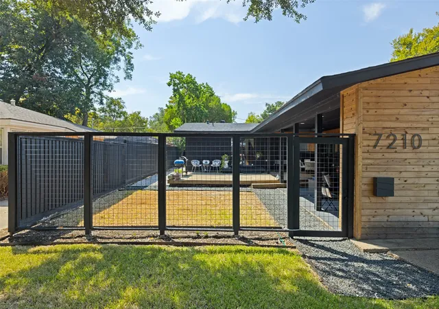 Photo 1 of Single family home for sale at 7210 Lehigh Dr, Dallas, TX 75214 | MLS# 21395700 | Listing updated on 2026-10-07