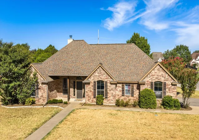 Photo 1 of Single family home for sale at 801 Maplewood Ct, Stephenville, TX 76401 | MLS# 21395702 | Listing updated on 2026-09-25
