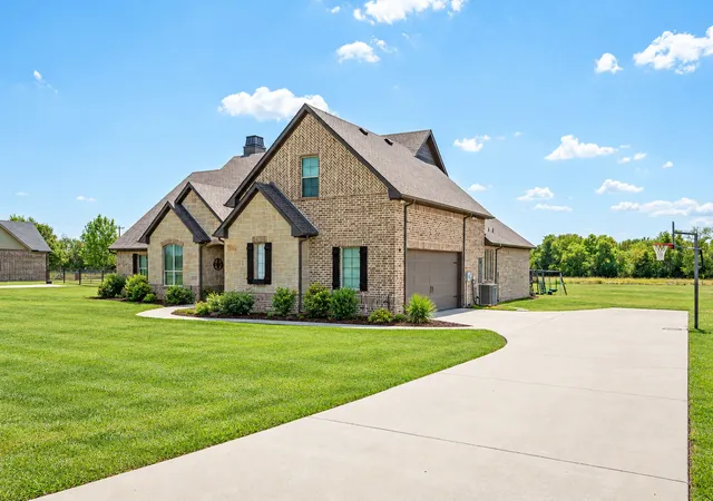 Photo 3 of Single family home for sale at 3857 County Rd 2156, Caddo Mills, TX 75135 | MLS# 21382582 | Listing updated on 2026-09-25