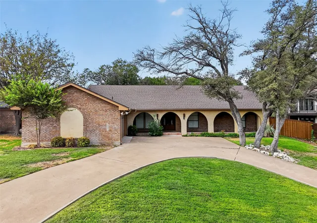 Photo 1 of Single family home for sale at 7624 Lake Highlands Dr, Fort Worth, TX 76179 | MLS# 21382634 | Listing updated on 2026-10-09