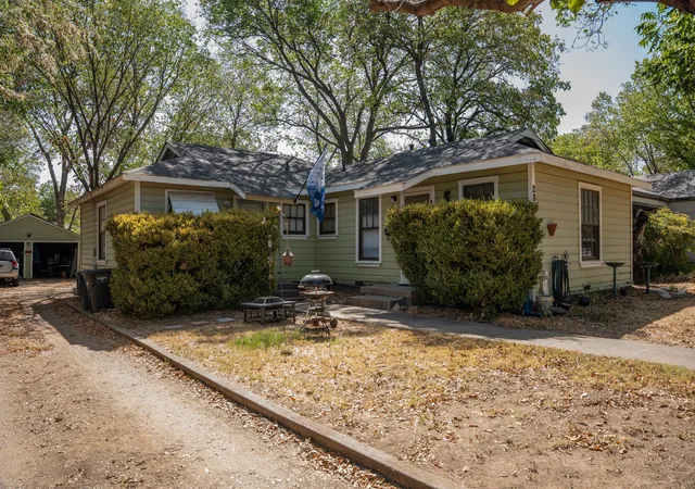 Photo 1 of Multi family home for sale at 2849 Handley Dr, Fort Worth, TX 76112 | MLS# 21385667 | Listing updated on 2026-10-03