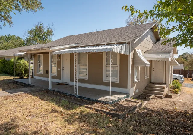 Photo 4 of Single family home for sale at 2945 Handley Dr, Fort Worth, TX 76112 | MLS# 21385655 | Listing updated on 2026-09-26