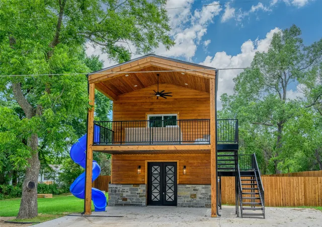 Photo 1 of Single family home for sale at 176 Denison Dr, Pottsboro, TX 75076 | MLS# 21395644 | Listing updated on 2026-09-26