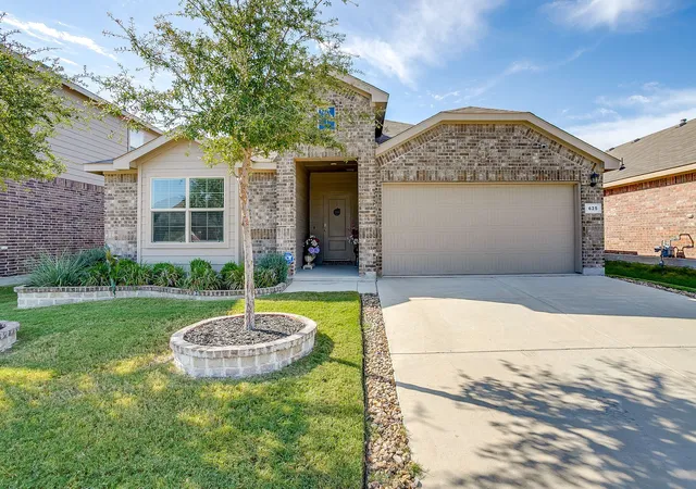 Photo 1 of Single family home for sale at 625 Basteen Ln, Justin, TX 76247 | MLS# 21391891 | Listing updated on 2026-09-26