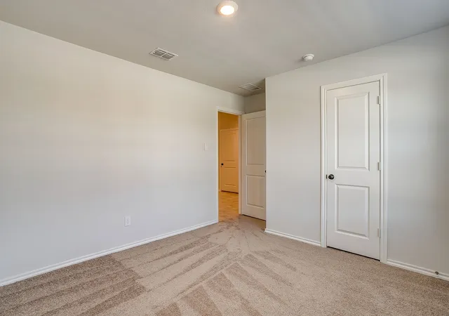 Photo 3 of Single family home for sale at 625 Basteen Ln, Justin, TX 76247 | MLS# 21391891 | Listing updated on 2026-09-26