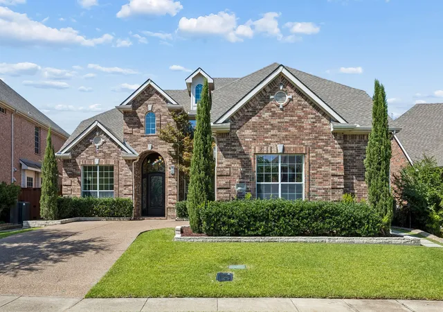 Photo 3 of Single family home for sale at 9033 Jasmine Ln, Irving, TX 75063 | MLS# 21371742 | Listing updated on 2026-10-01