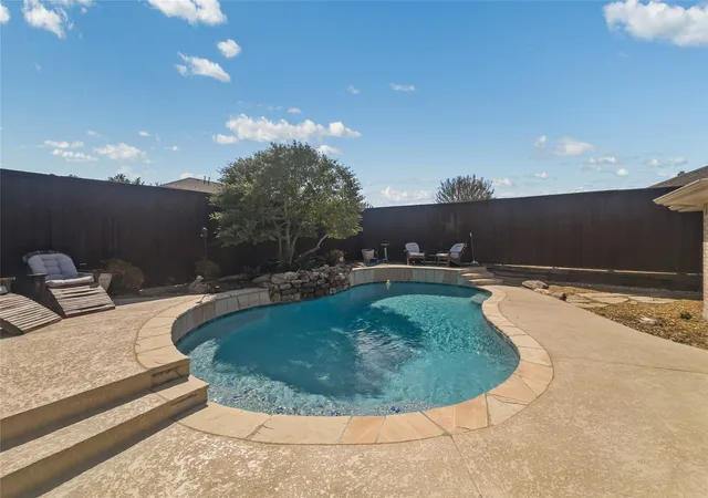 Photo 1 of Single family home for sale at 402 Tanglewood Dr, Wylie, TX 75098 | MLS# 21394426 | Listing updated on 2026-10-02