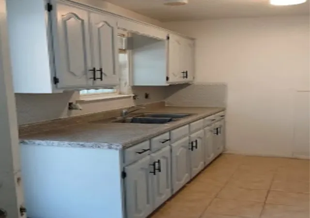 Photo 3 of Single family home for sale at 605 S Ann St, Terrell, TX 75160 | MLS# 21395083 | Listing updated on 2026-09-26