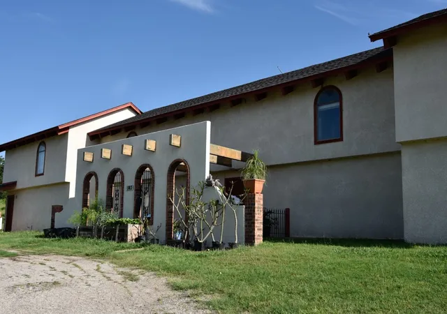 Photo 3 of Multi family home for sale at 143 Private Rd 1509, Bridgeport, TX 76426 | MLS# 21390209 | Listing updated on 2026-09-26