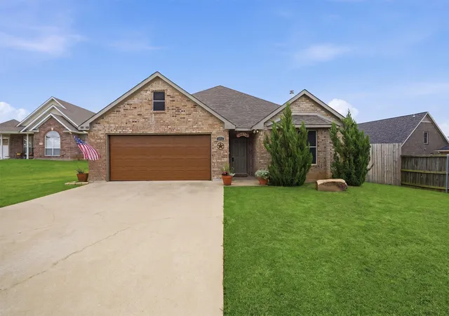 Photo 3 of Single family home for sale at 5022 Mesquite Ridge Trl, Sherman, TX 75092 | MLS# 21395853 | Listing updated on 2026-10-03