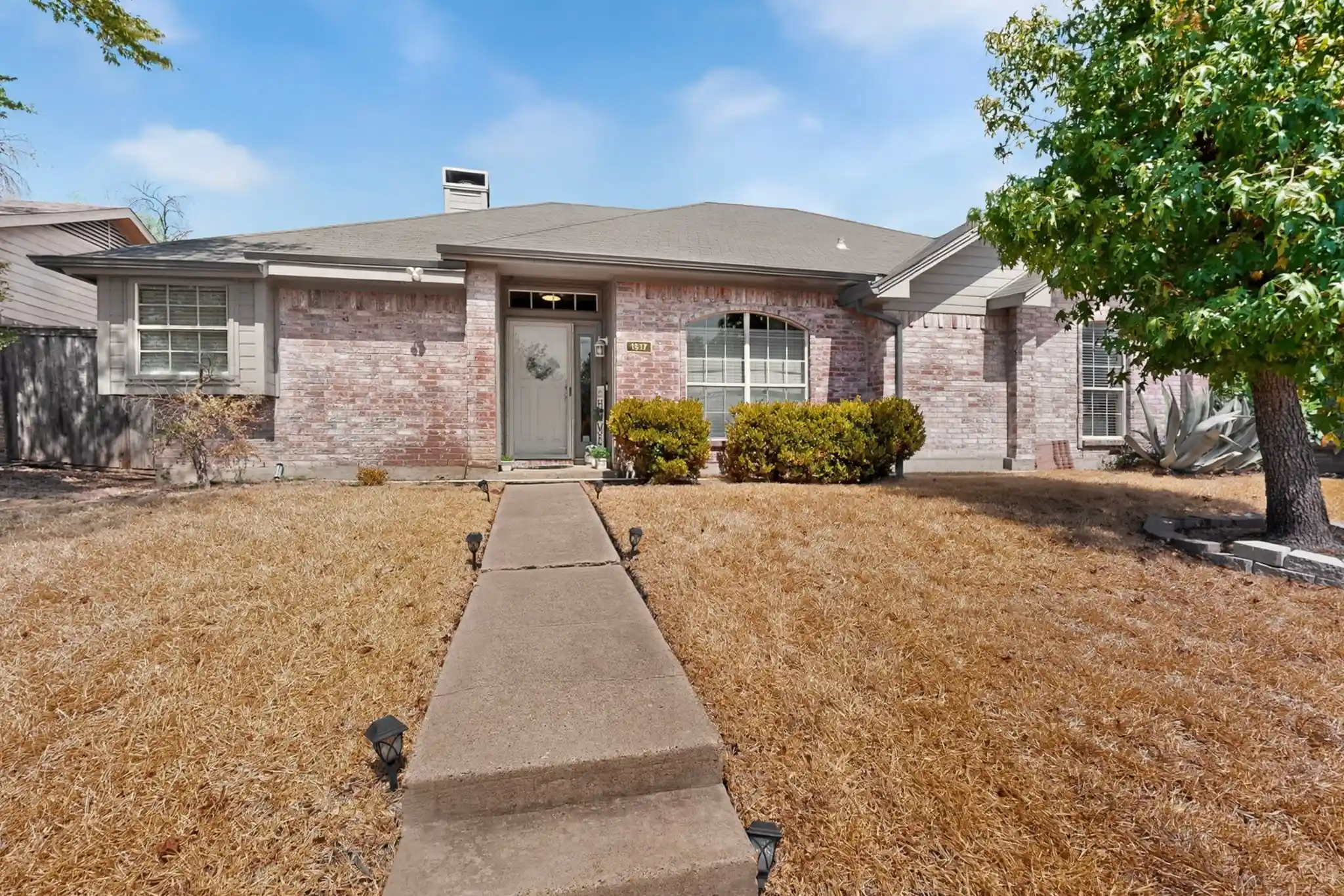 Photo 1 of Single family home for sale at 1517 Wesley Dr, Mesquite, TX 75149 | MLS# 21395610 | Listing updated on 2026-10-29
