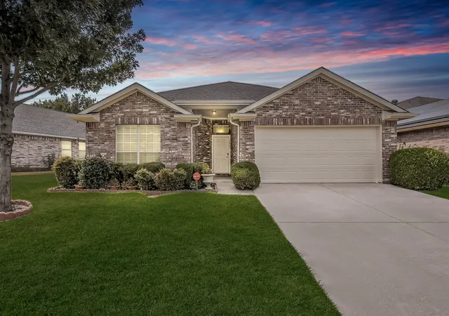 Photo 1 of Single family home for sale at 6833 Blf View Dr, Watauga, TX 76137 | MLS# 21392972 | Listing updated on 2026-10-07