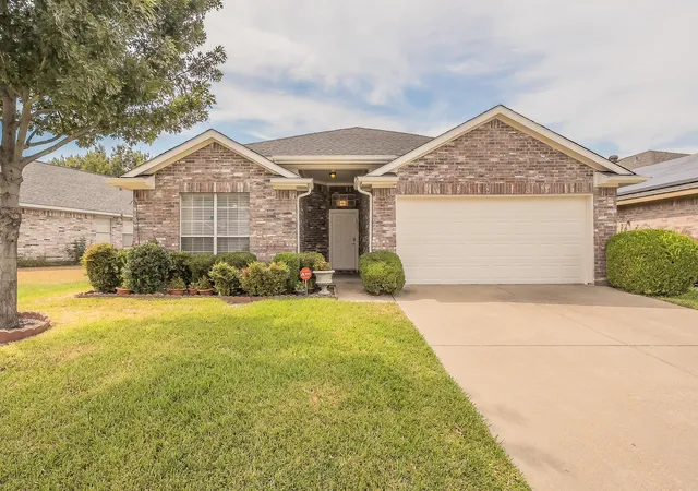 Photo 40 of Single family home for sale at 6833 Blf View Dr, Watauga, TX 76137 | MLS# 21392972 | Listing updated on 2026-10-07